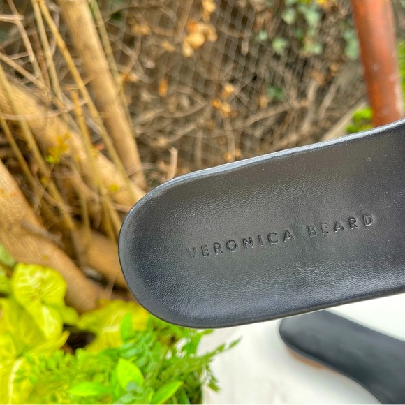 Veronica Beard ENI black Chain-Trimmed Leather Slides Gold hardware size 7 - Picture 14 of 14